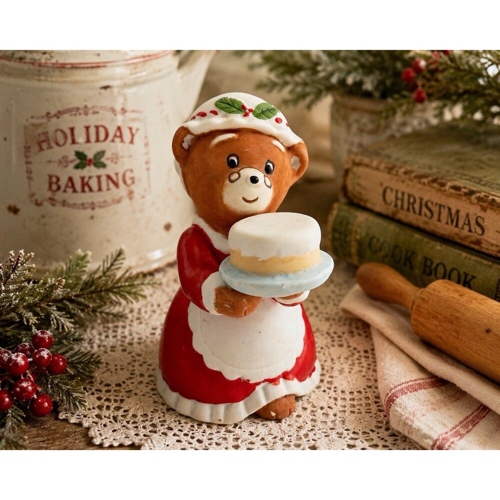 Vintage 1982 Lucy & Me Christmas Cookie Bear Mrs Bear Cake Figurine Enesco